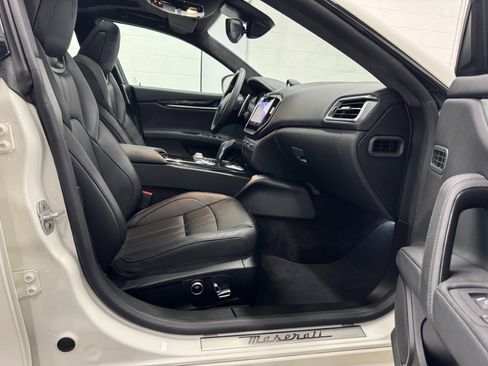 Used 2022 Maserati Ghibli Modena Q4 image 16