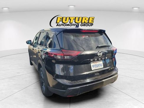 Used 2025 Nissan Rogue SV FWD image 4