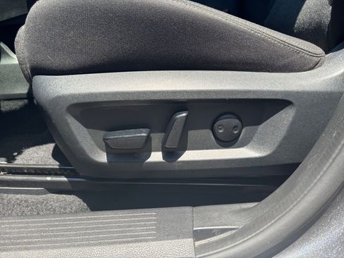Used 2025 Nissan Rogue SV FWD image 22