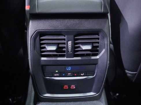 Used 2025 BMW 330i xDrive Sedan AWD/4WD image 15