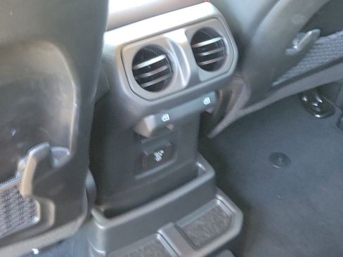New 2026 Jeep Wrangler Unlimited Rubicon AWD/4WD image 13