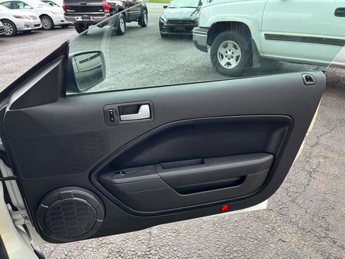 Used 2008 Ford Mustang Premium image 24