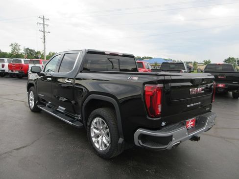 Used 2021 GMC Sierra 1500 SLT w/ SLT Premium Plus Package AWD/4WD image 12