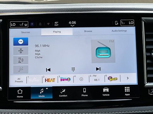 New 2026 Chrysler Pacifica Select AWD/4WD image 11