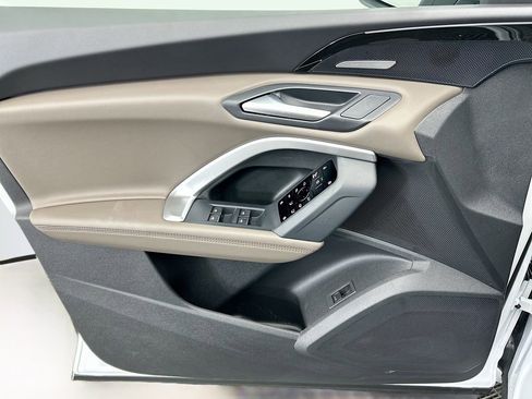 Used 2025 Audi Q5 Premium Plus w/ Premium Plus image 24