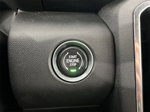 Used 2025 GMC Acadia Elevation image 15