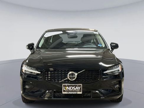 Used 2023 Volvo S60 B5 Plus w/ Climate Package FWD image 8