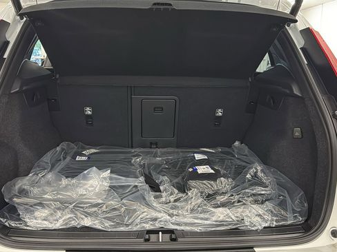 New 2026 Volvo XC40 B5 Ultra w/ Protection Package Premier image 29