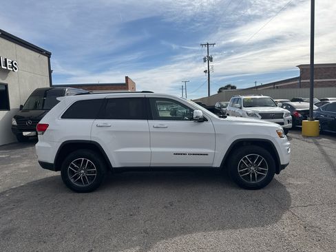 Used 2017 Jeep Grand Cherokee Limited image 5