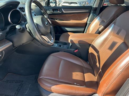 Used 2018 Subaru Outback 3.6R Touring AWD/4WD image 11