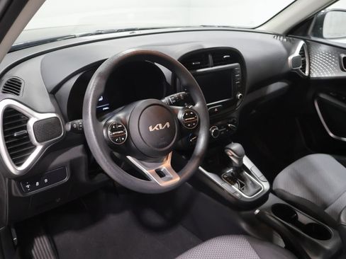 Used 2024 Kia Soul LX w/ Option Group 015 FWD image 13