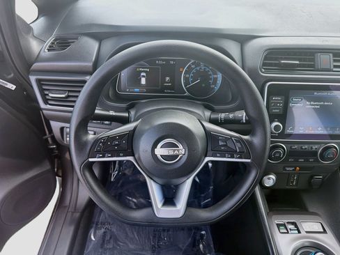 Used 2025 Nissan Leaf S FWD image 18