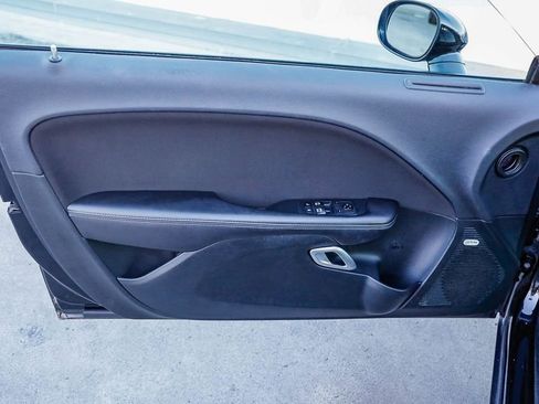 Used 2018 Dodge Challenger SXT w/ Blacktop Package image 21