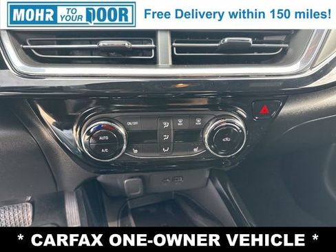 Used 2025 Chevrolet Trax RS w/ Sunroof Package image 17