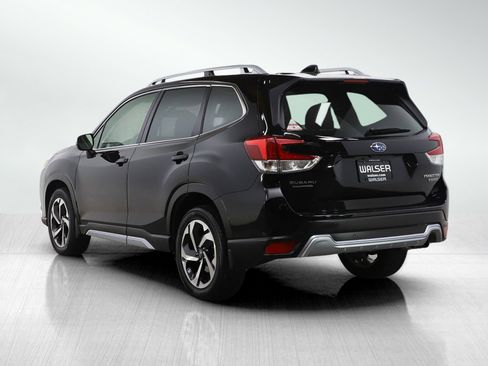 Used 2022 Subaru Forester Touring image 3