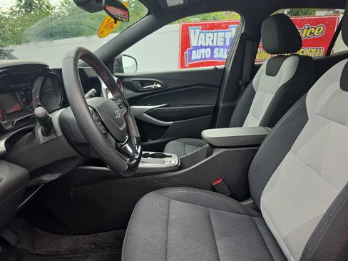 Used 2024 Chevrolet Trax RS w/ Driver Confidence Package FWD image 15