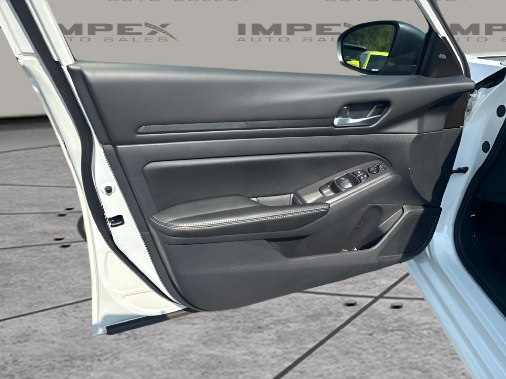 Used 2025 Nissan Altima 2.5 SV FWD image 20
