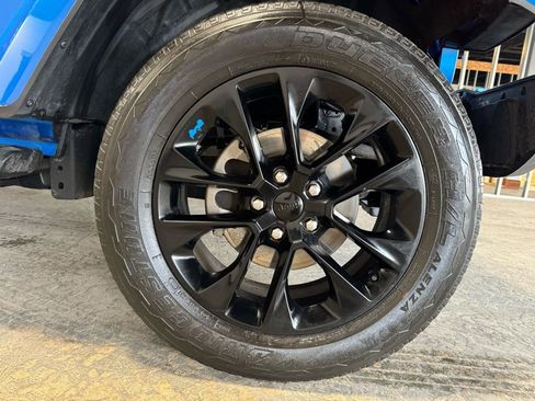 Used 2023 Jeep Wrangler Unlimited Sahara w/ Cold Weather Group image 27