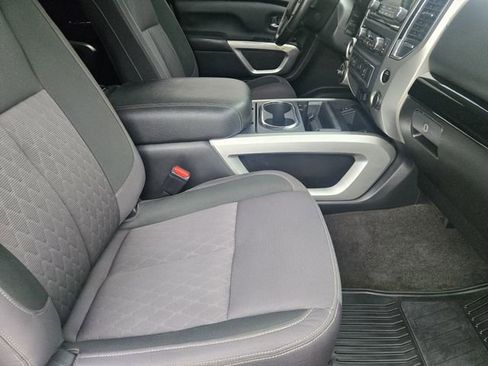 Used 2021 Nissan Titan SV w/ SV Convenience Package image 14