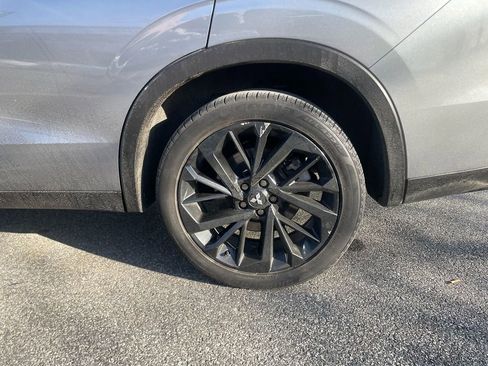 Used 2022 Mitsubishi Outlander SE image 30