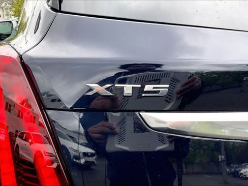 Used 2022 Cadillac XT5 Premium Luxury AWD/4WD image 7