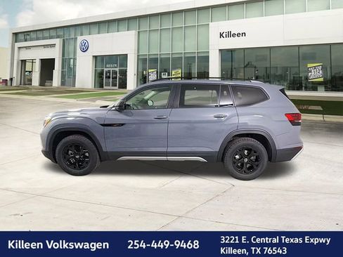 New 2026 Volkswagen Atlas Peak Edition image 4