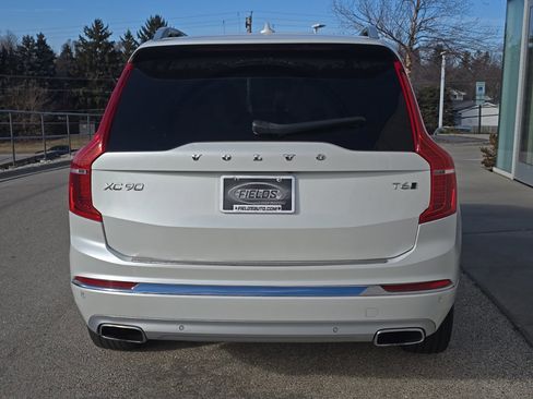 Used 2017 Volvo XC90 T6 Momentum w/ Vision Package image 4