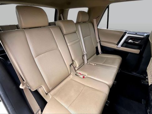 Used 2016 Toyota 4Runner Limited AWD/4WD image 18