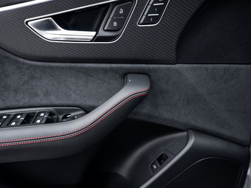 New 2026 Audi SQ8 Prestige image 14