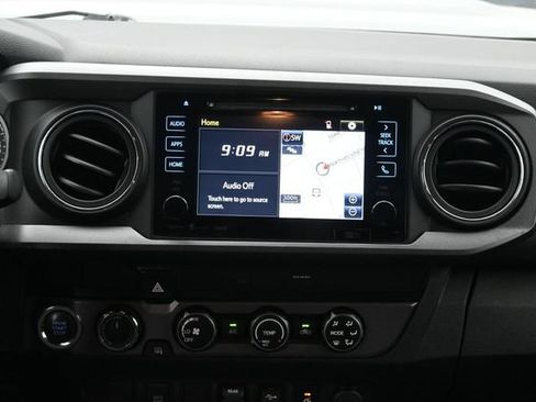 Used 2019 Toyota Tacoma TRD Sport AWD/4WD image 21