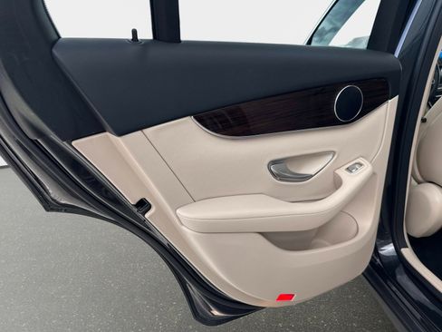 Certified 2020 Mercedes-Benz GLC 300 image 11
