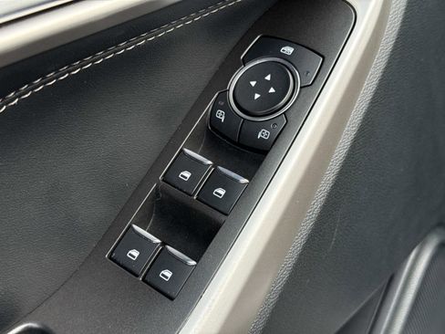 Used 2023 Ford Explorer XLT image 17