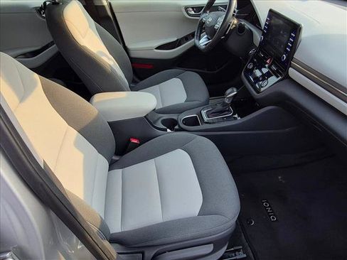 Used 2020 Hyundai Ioniq SE FWD image 25