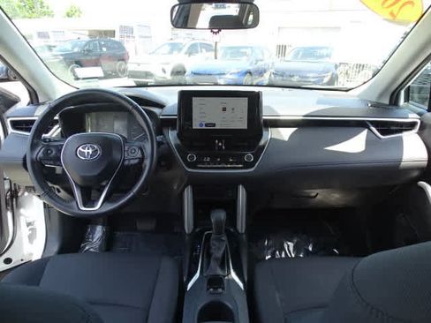 Certified 2024 Toyota Corolla Cross LE FWD image 23