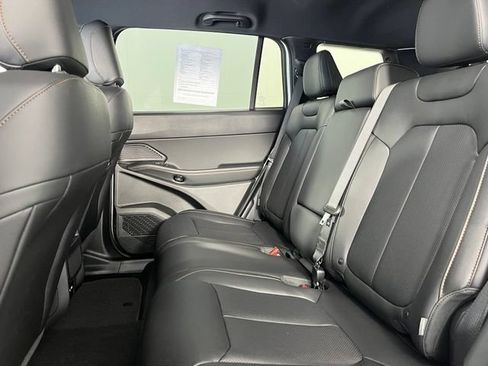Used 2026 Jeep Cherokee Limited AWD/4WD image 36