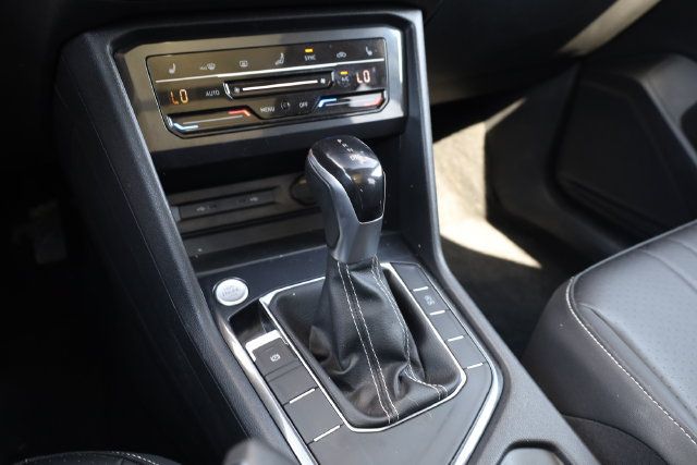 Used 2023 Volkswagen Tiguan SE w/ Panoramic Sunroof Package FWD image 22