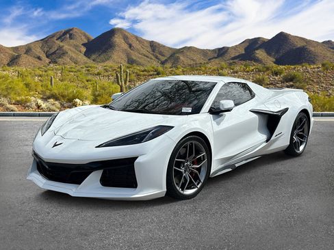 Used 2025 Chevrolet Corvette Z06 w/ Stealth Interior Trim Package RWD image 2