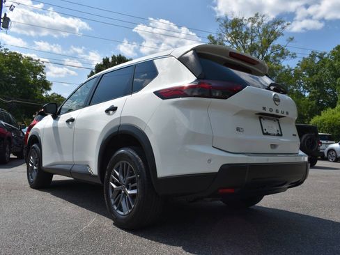Used 2024 Nissan Rogue S AWD/4WD image 34