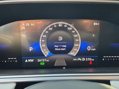 Used 2025 Volkswagen Taos SE AWD/4WD image 16