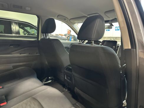 Used 2024 Nissan Pathfinder SV AWD/4WD image 28