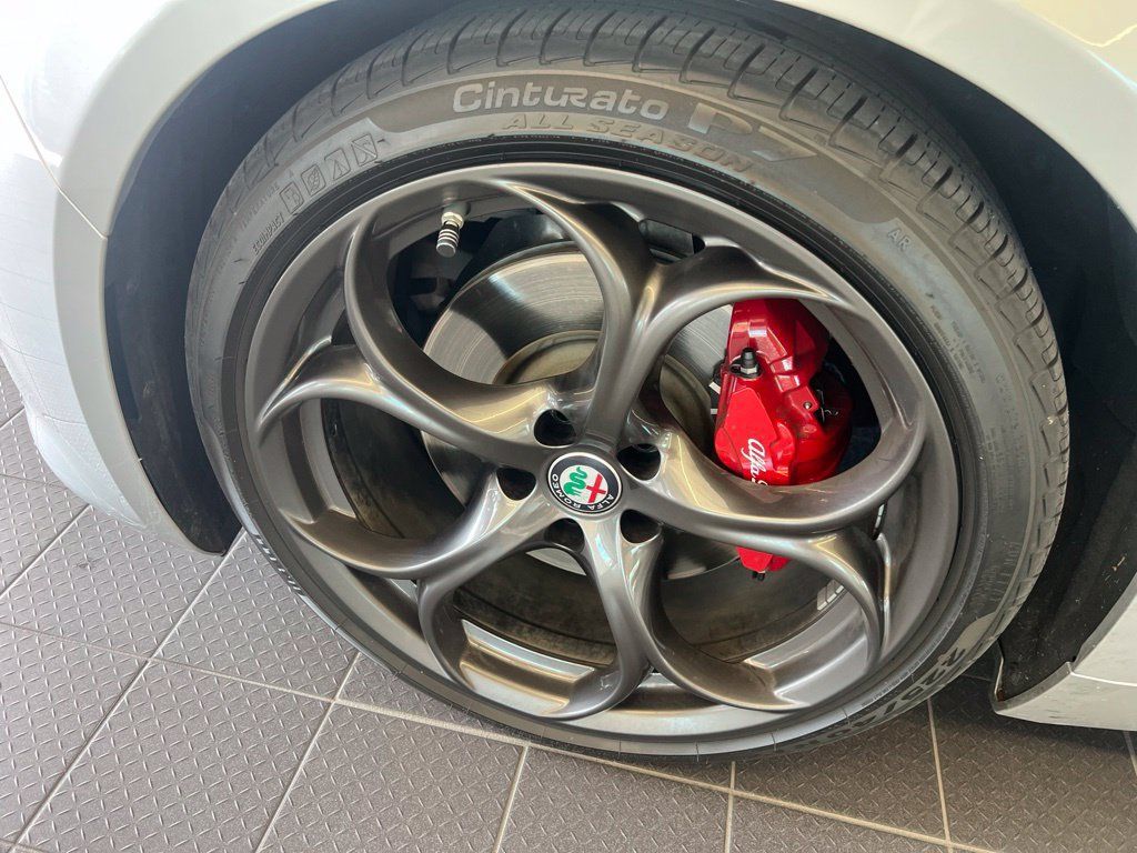 Used 2017 Alfa Romeo Giulia Ti w/ TI 19" Sport Package RWD image 16