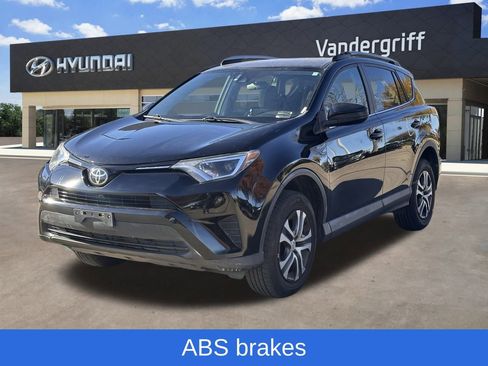 Used 2017 Toyota RAV4 LE image 4