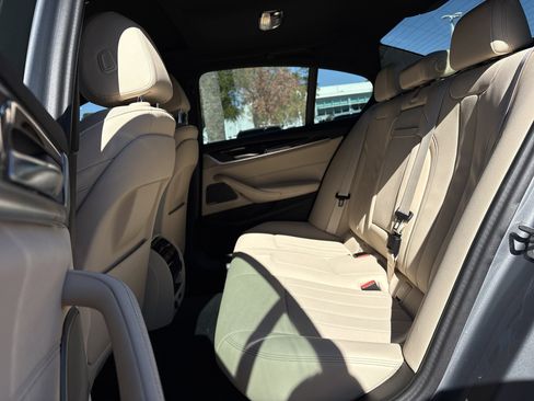 Certified 2023 BMW 530e xDrive w/ Premium Package image 31