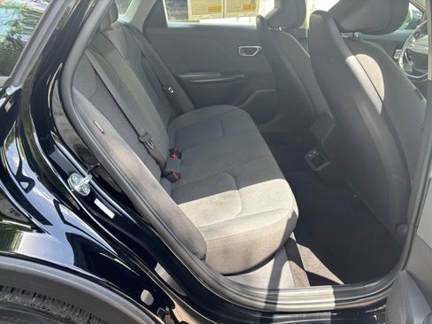 Used 2025 Kia K4 FWD image 34