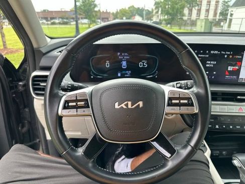 Certified 2024 Kia Telluride S w/ S Sunroof Package AWD/4WD image 42