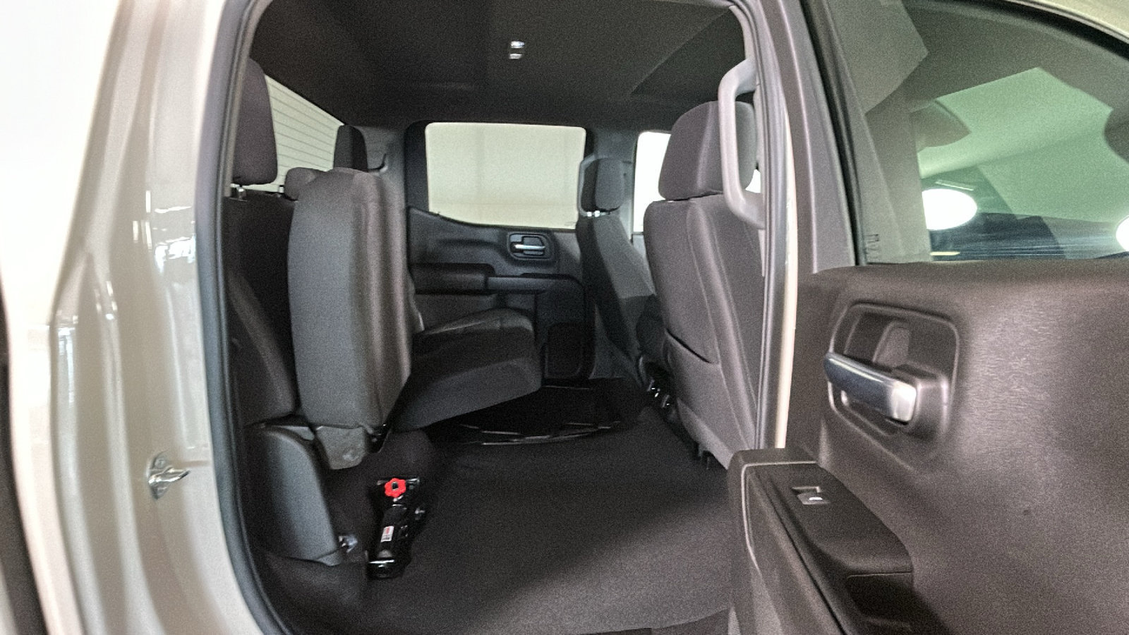 Used 2026 Chevrolet Silverado 1500 Custom Trail Boss w/ Turbomax Blackout Package AWD/4WD image 35