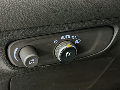 Used 2025 Buick Encore GX Preferred image 17