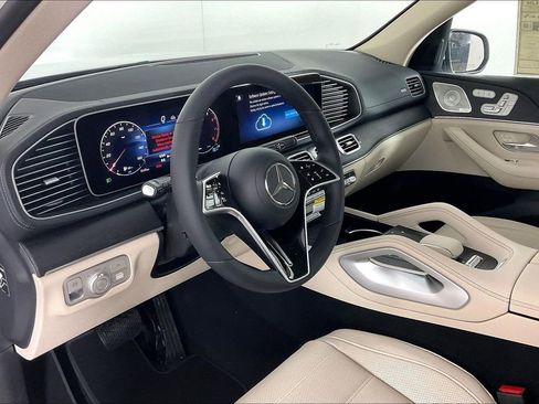 New 2026 Mercedes-Benz GLS 450 4MATIC image 6