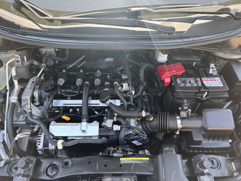 Used 2025 Nissan Versa SV FWD image 31
