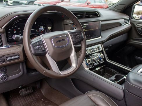 Used 2023 GMC Yukon Denali w/ LPO, Floor Liner Package image 11